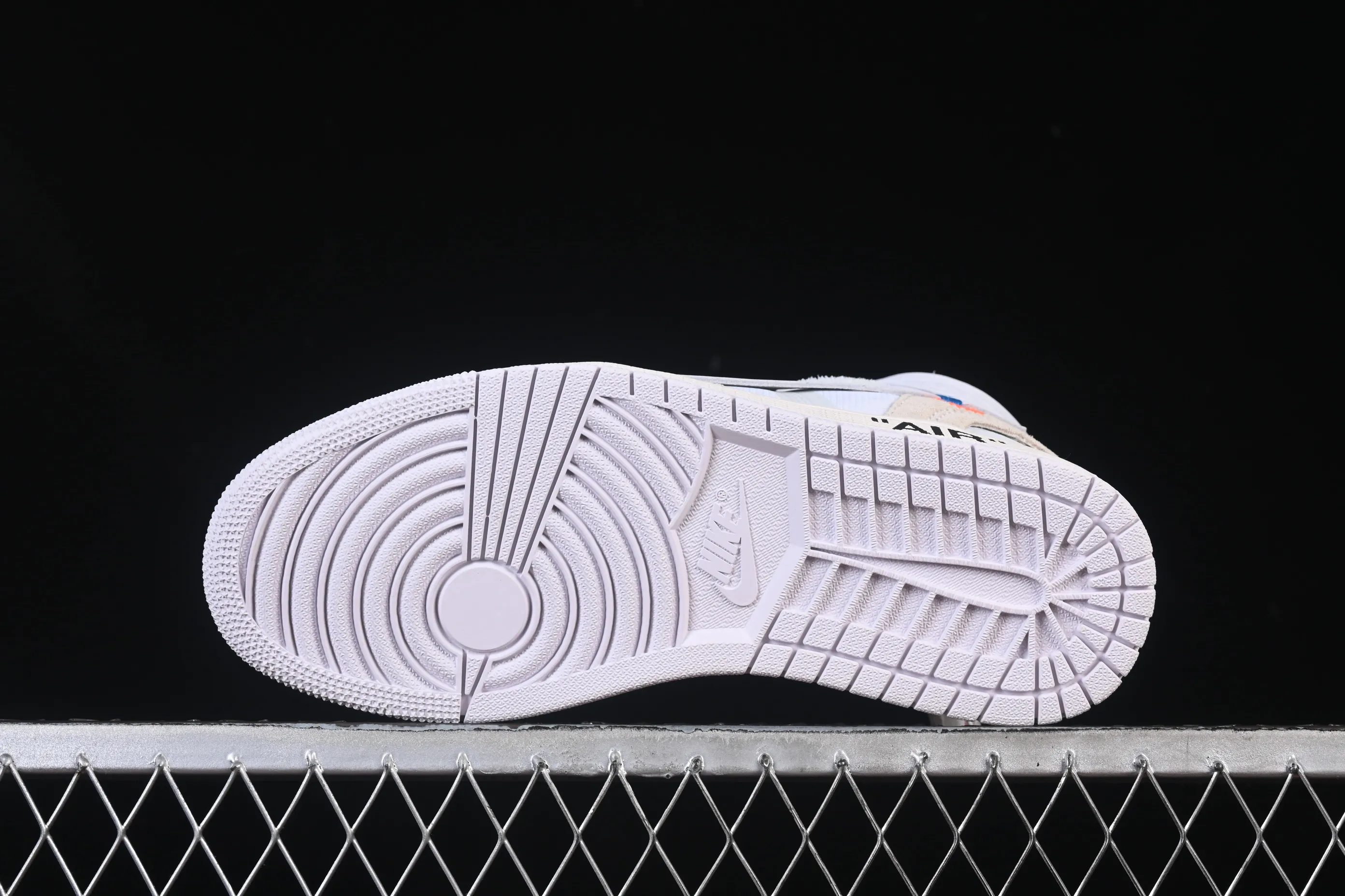 All categories Air Jordan Jordan series basketball shoes Air Jordan 1 High Pure original special offer Off White x Air Jordan OW AJ1 Joe 1 joint all-white high-top basketball shoes AQ0818-100